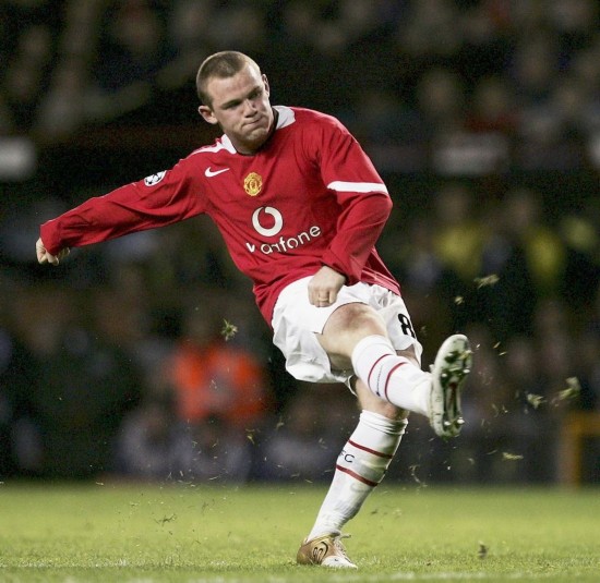 转会决策受 转会决策受